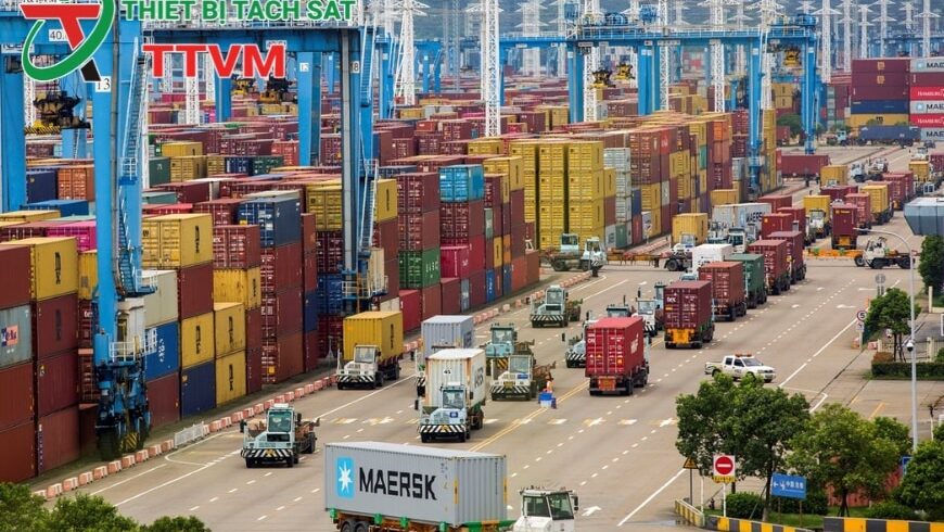 Tắc nghẽn cảng biển lan rộng tại châu Á, giá cước container dự kiến neo cao có ảnh hưởng gì tới giá hàng hóa tại T&T không?
