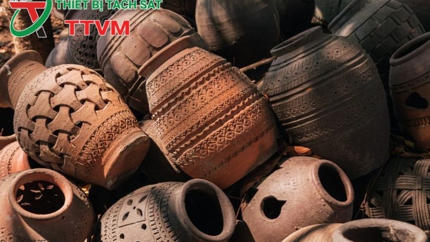 Ứng dụng công nghệ trong sản xuất gốm sứ Bát Tràng: Cơ hội và thách thức mới cho làng nghề truyền thống