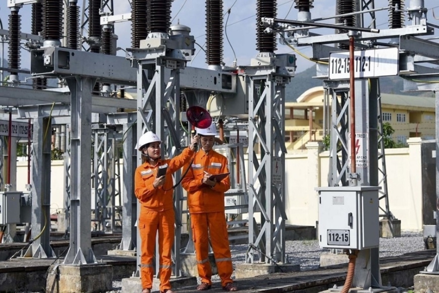 các nhà máy lớn sản xuất điện