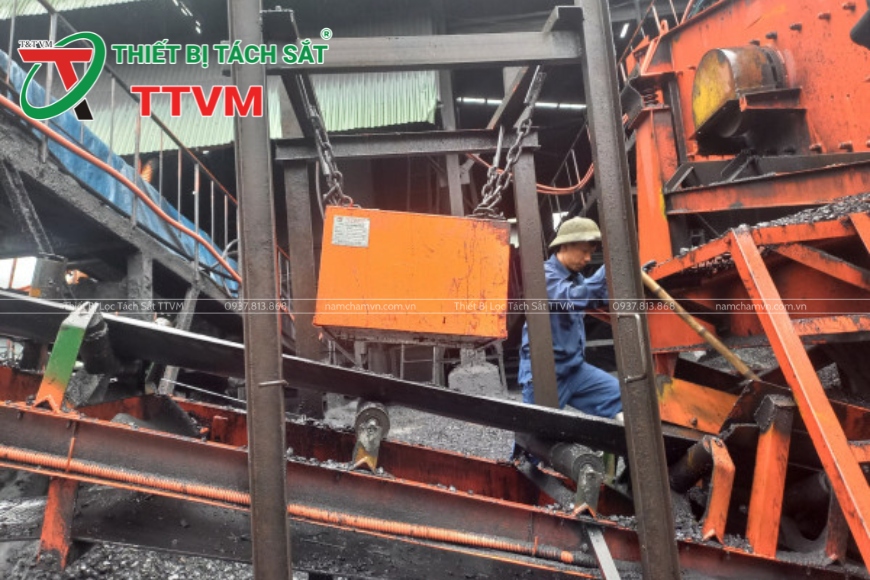 hoạt động của nam châm lọc sắt