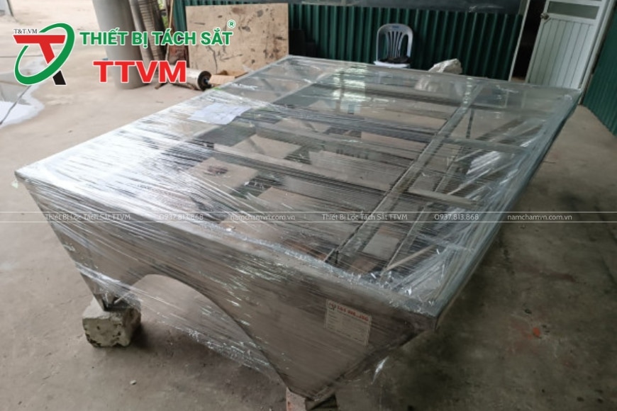 khung nam châm lưới TTVM