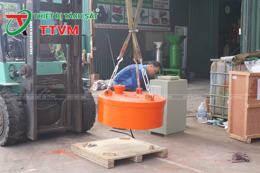 nam châm điện lọc sắt ngành nhựa