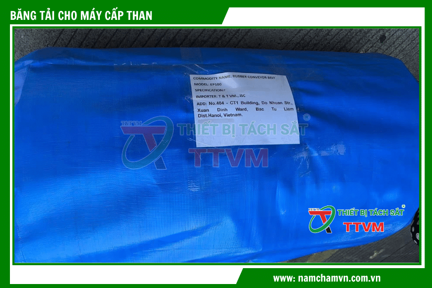 Cuộn băng tải cho máy cấp than loại răng cưa chờ bàn giao, đảm bảo thông số kỹ thuật chính xác cho hệ thống cấp liệu công suất lớn.