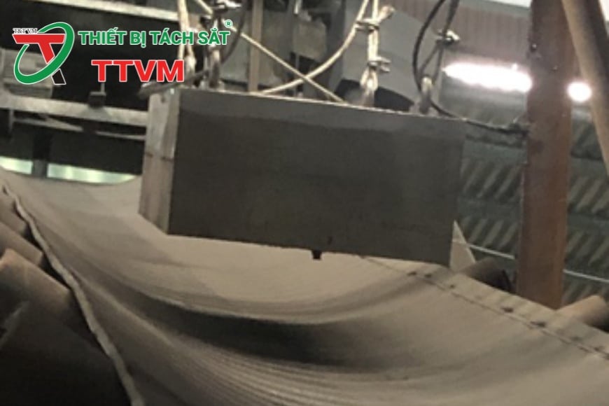 lực từ nam châm phẳng