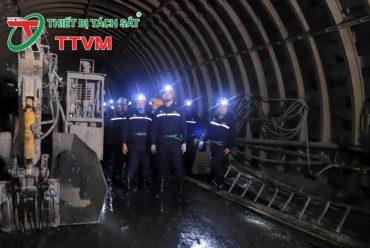 Than Quang Hanh Chinh phục Độ Sâu Lịch Sử: Khai Thác Than Ở Mức -300 Mét