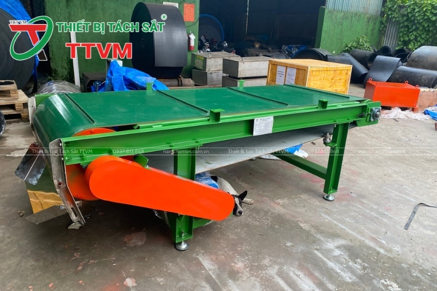 băng tải gắn rulo từ TTVM