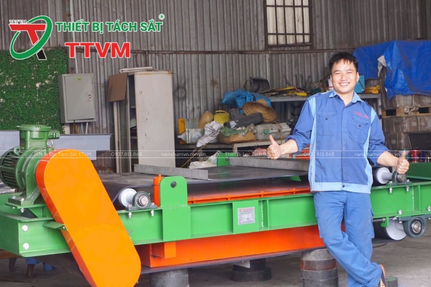 băng tải từ lọc sắt ngành rác
